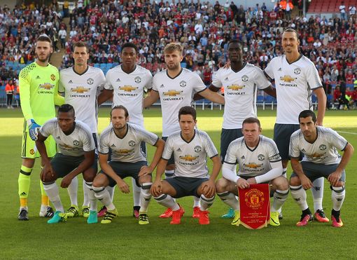 绿茵场上飞 绿茵场上飞